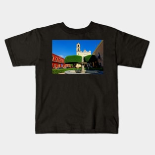 Un parc à Queretaro, Mexique Kids T-Shirt